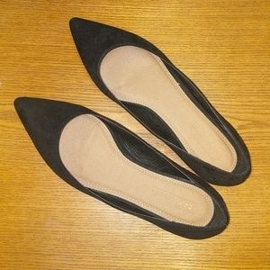 Black Point Toe Ballet Flats